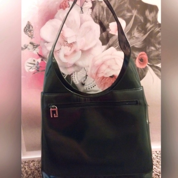 Gucci Handbags - Gucci Vintage Forest Green Patent Leather Shoulder Bag EUC